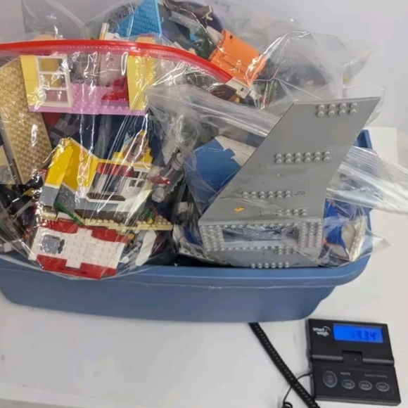 Lego Lot Bulk Wholesale 19lbs, With Pieces, Parts Of Sets, Instructions - Picture 2 of 7